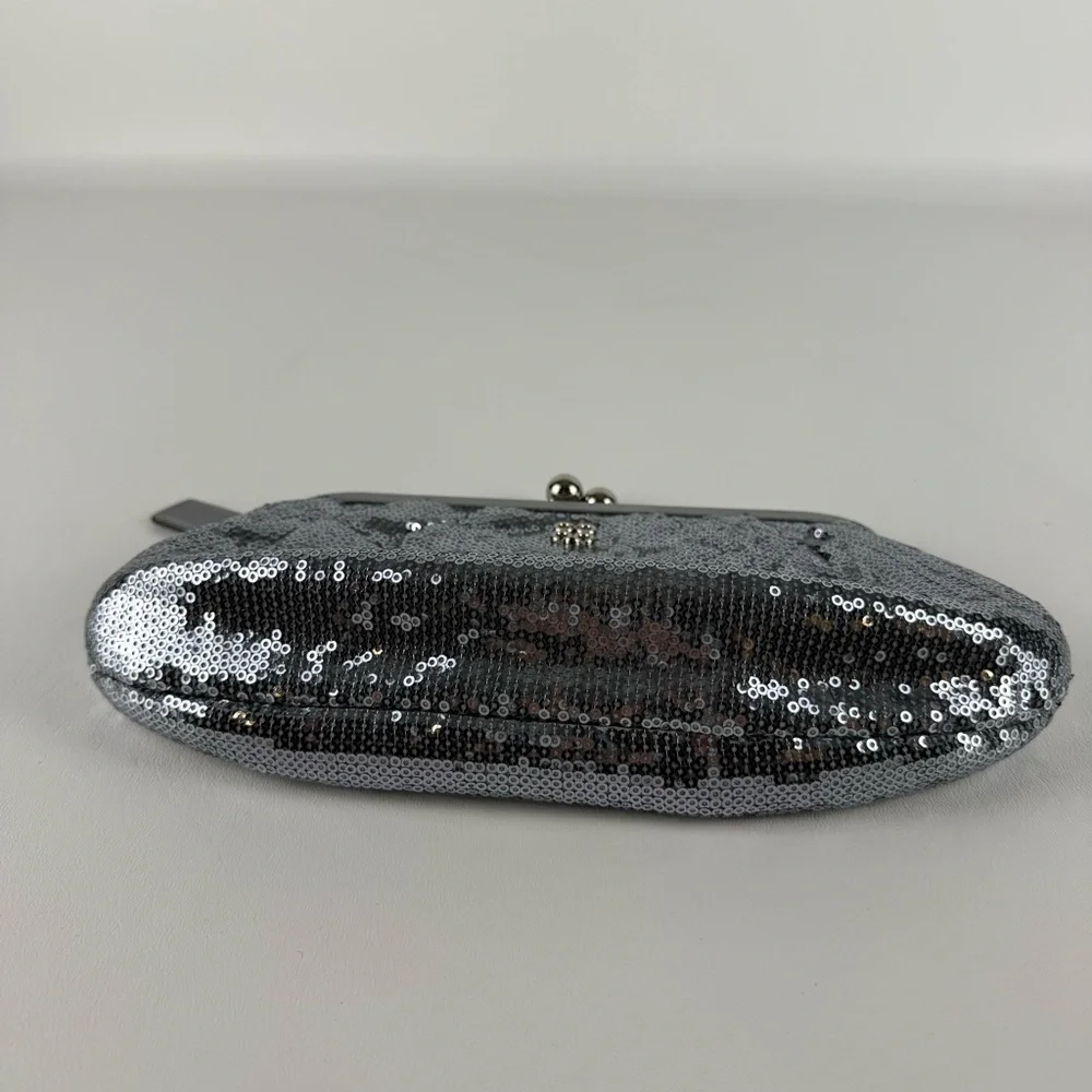 Coach Julia Limited Edition Silver Sequin Kisslock Clutch Wristlet - Picture 5 of 14